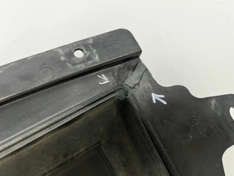 Osłona pod silnik BMW M3 F80 M4 F82 F83 14-21r. płyta dolna podwozia pod silnik 8054269