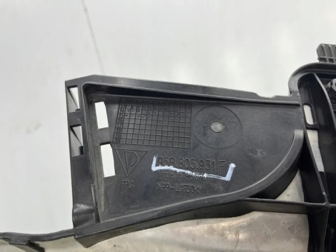 Pas przedni Porsche Macan I 95b LIFT 18r.- prawy przedni okular intercoolera ślizg reflektora wzmocnienie GÓRNE wspornik ramka