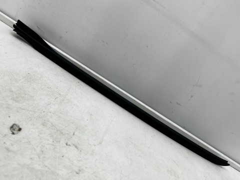 Uszczelka BMW 4 G26 Gran Coupe 21r.- lewa przednia guma szyby czołowej przedniej lewy przód 51137933087