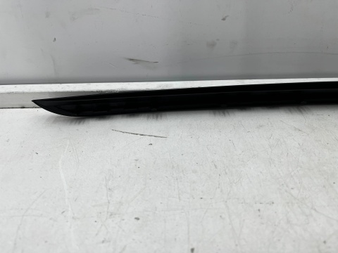 Uszczelka BMW 4 G26 Gran Coupe 21r.- lewa przednia guma szyby czołowej przedniej lewy przód 51137933087