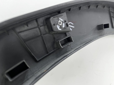 Listwa Hyundai Kona I 17-23r. prawa tylna nakładka zderzaka rant błotnika tylnego 87742-j9500