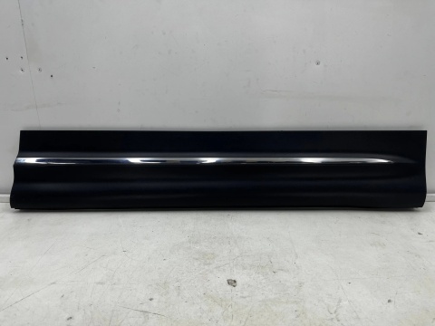 Listwa Mercedes GLB x247 19r.- prawa przednia dolna nakładka drzwi bocznych CHROM strukturalna prawy przód a2477274900