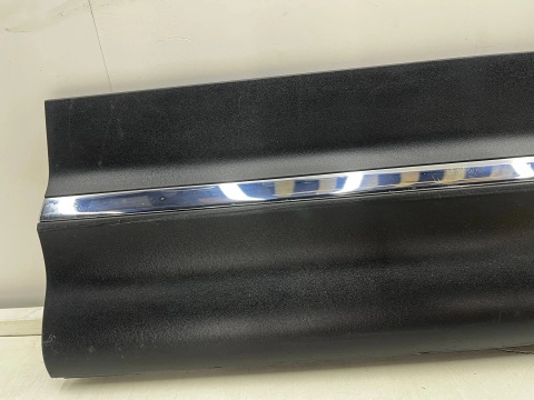 Listwa Mercedes GLB x247 19r.- prawa przednia dolna nakładka drzwi bocznych CHROM strukturalna prawy przód a2477274900
