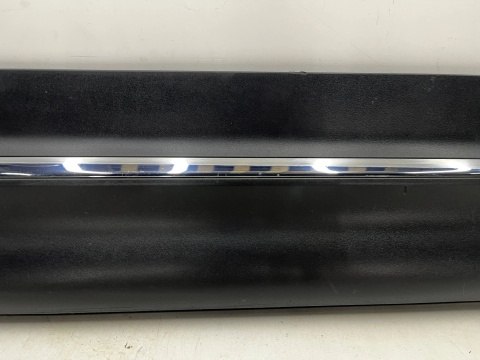 Listwa Mercedes GLB x247 19r.- prawa przednia dolna nakładka drzwi bocznych CHROM strukturalna prawy przód a2477274900