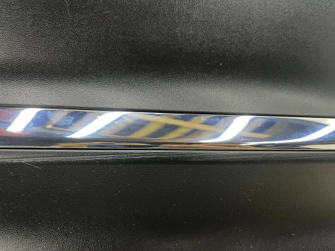 Listwa Mercedes GLB x247 19r.- prawa przednia dolna nakładka drzwi bocznych CHROM strukturalna prawy przód a2477274900