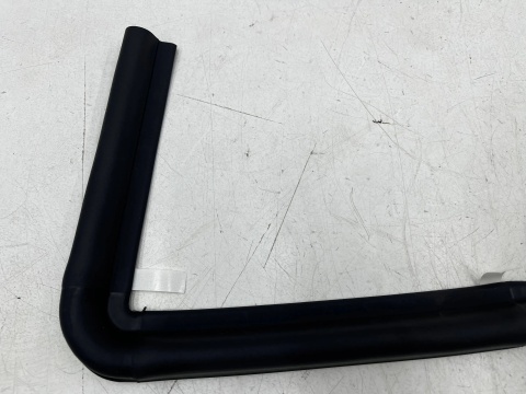Uszczelka VW Caddy 4 IV Transit Connect 3 III 20r.- boczna guma drzwi wewnętrzna prawych drzwi pasażera prawy przód 2k7837120a
