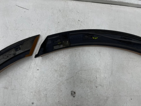 Listwa Audi Q8 4m 18r.- prawa tylna nakładka zderzaka i drzwi rant błotnika tylnego 4m8854818 4m8854820