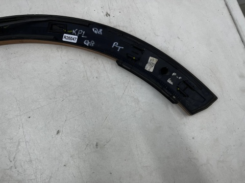 Listwa Audi Q8 4m 18r.- prawa tylna nakładka zderzaka i drzwi rant błotnika tylnego 4m8854818 4m8854820
