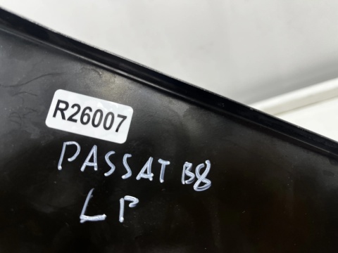 Pas przedni VW Passat B8 14-23r. lewe przednie mocowanie reflektora wspornik wzmocnienie lewy przód
