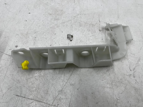 Ślizg Audi A4 B9 8w lift 19-24r. prawe przednie mocowanie uchwyt zderzaka prawy przód 8w0807284e
