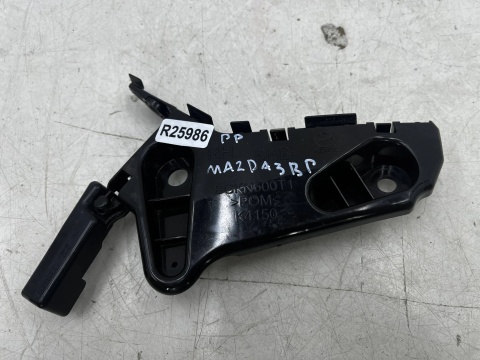 Ślizg Mazda 3 IV BP 19r.- HB 5Drzwi prawe przednie mocowanie zderzaka wspornik błotnika prawy przód bckn500t1