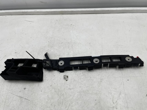 Ślizg Opel Meriva B 10-17r. prawe tylne mocowanie zderzaka wspornik uchwyt prawy tył 13268253