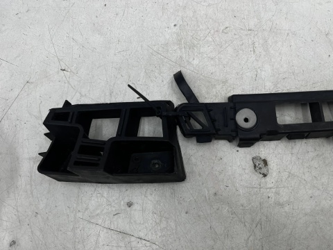 Ślizg Opel Meriva B 10-17r. prawe tylne mocowanie zderzaka wspornik uchwyt prawy tył 13268253