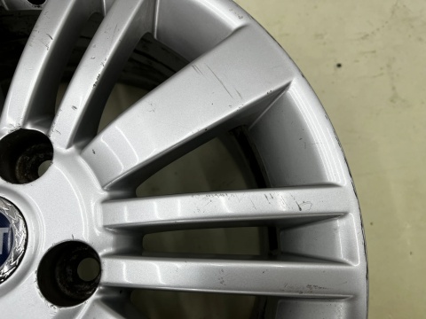 Felgi aluminiowe Fiat r15 cali 6jx15 ET43 4x100 felgi KOMPLET 51776856