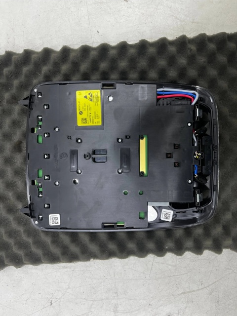 Lampka wnętrza BMW G42 G20 G80 G22 G26 G82 F90 G30 G01 NOWA lampka wnętrza oświetlenie kabiny podsufitki 5b32479