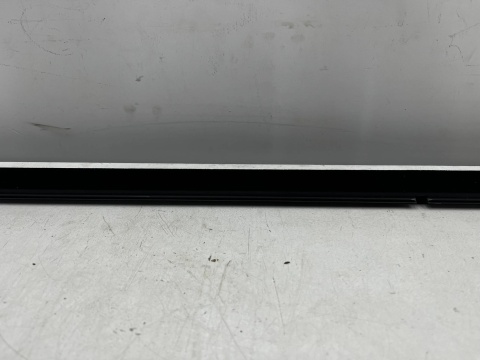 Listwa Mazda 3 IV BP 19r.- prawa przednia uszczelka drzwi zgarniająca CHROM zewnętrzna zewnętrzna bdmt-50-640c