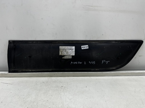 Listwa Porsche Macan I 95b 14-26r. prawa tylna dolna nakładka drzwi prawy tył 95b898566