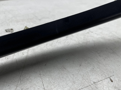 Listwa Tesla Model Y 20r.- PRAWY tylny rant nadkola błotnika nakładka prawy tył połysk 1683862-00-a 1683866-00-a
