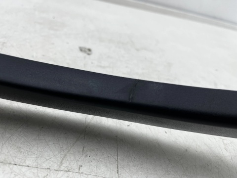 Listwa Tesla Model Y 20r.- PRAWY tylny rant nadkola błotnika nakładka prawy tył połysk 1683862-00-a 1683866-00-a