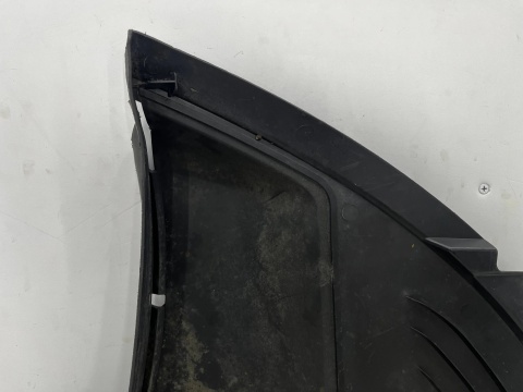 Nadkole Porsche Taycan 19r.- LEWE przednie trójkąt pod zderzak osłona lewy przód 9j0809957b