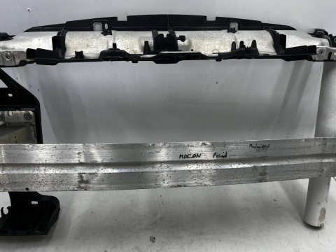 Pas przedni Porsche Macan I 95b LIFT 18r.- prawy przedni okular intercoolera ślizg reflektora wzmocnienie GÓRNE wspornik ramka