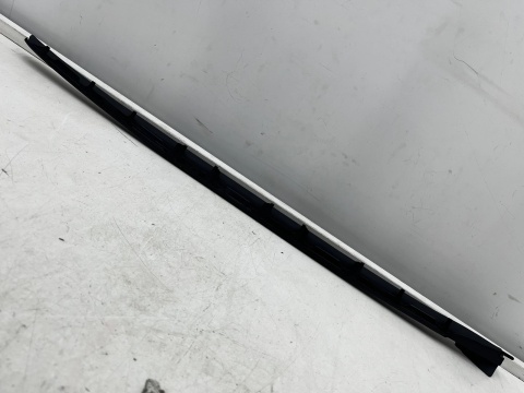 Uszczelka BMW 3 G20 G21 18r.- lewa przednia guma szyby czołowej przedniej lewy przód 51317427873