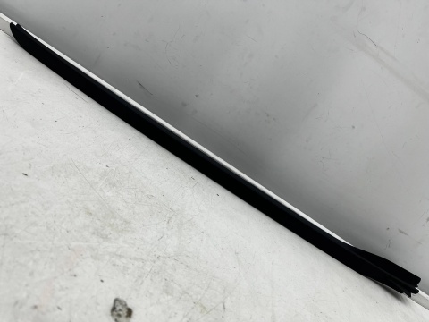 Uszczelka BMW 4 G26 Gran Coupe 21r.- prawa przednia guma szyby czołowej przedniej prawy przód 51137933088