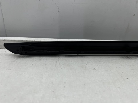 Uszczelka BMW M4 G83 Cabrio 21r.- lewa przednia guma szyby czołowej przedniej lewy przód 51138494507