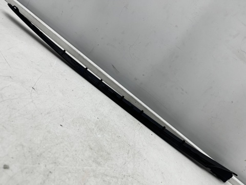 Uszczelka BMW M4 G83 Cabrio 21r.- lewa przednia guma szyby czołowej przedniej lewy przód 51138494507