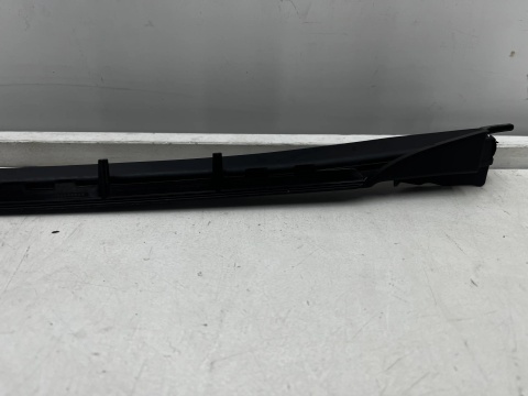 Uszczelka BMW M4 G83 Cabrio 21r.- lewa przednia guma szyby czołowej przedniej lewy przód 51138494507