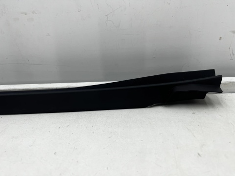 Uszczelka BMW M4 G83 Cabrio 21r.- prawa przednia guma szyby czołowej przedniej prawy przód 51138494508