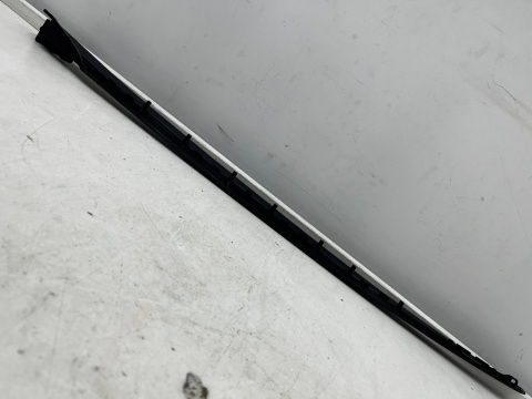 Uszczelka BMW M4 G83 Cabrio 21r.- prawa przednia guma szyby czołowej przedniej prawy przód 51138494508