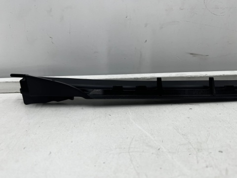 Uszczelka BMW M4 G83 Cabrio 21r.- prawa przednia guma szyby czołowej przedniej prawy przód 51138494508