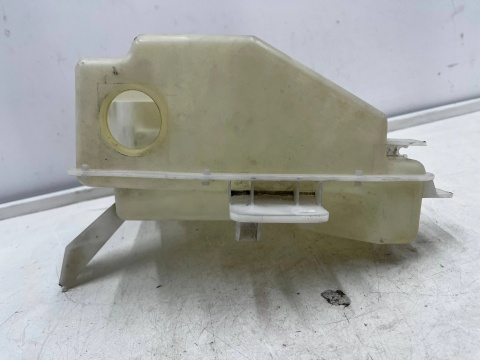 Zbiorniczek spryskiwaczy Mitsubishi Outlander 3 III 12-22r. zbiornik bez pompki