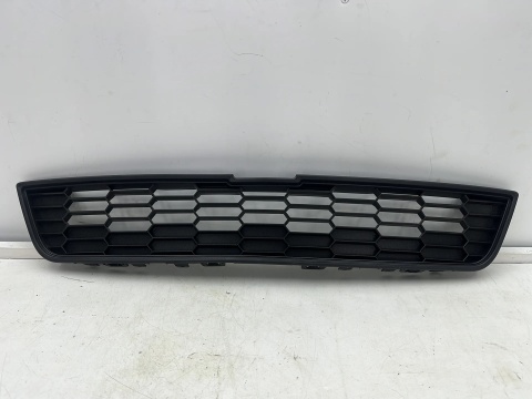 Atrapa Chevrolet Aveo T300 11-20r. grill przednia maskownica zderzaka 96692632