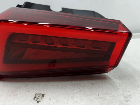 Lampa Cupra Born 21r.- lewa tylna full LED w błotnik oryginalna Europa 10e945095a