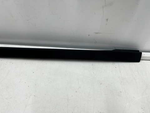 Listwa BMW X3 G01 BMW iX3 G08 17-24r. NOWA lewa nakładka zgarniająca szyby przedniej czołowej zaślepka 7399031