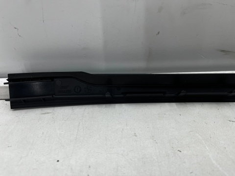 Listwa BMW X3 G01 BMW iX3 G08 17-24r. NOWA lewa nakładka zgarniająca szyby przedniej czołowej zaślepka 7399031