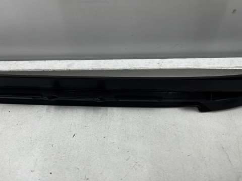 Listwa BMW X3 G01 BMW iX3 G08 17-24r. NOWA lewa nakładka zgarniająca szyby przedniej czołowej zaślepka 7399031