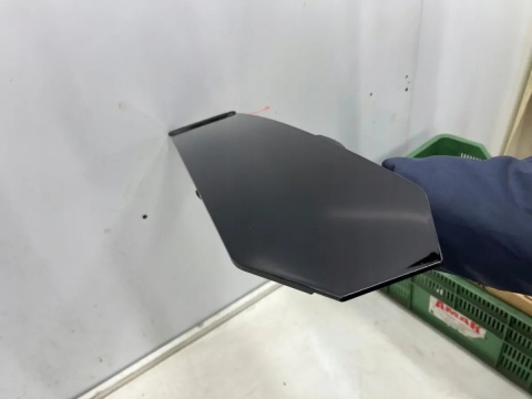 Listwa Honda E elektryk 19-24r. prawa środkowa nakładka osłona słupka drzwi