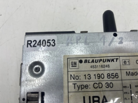 Radio Opel Zafira B 05-14r. z kodem do radia tuner fabryczny czytnik płyt panel sterowania wyświetlacz komplet 13190856