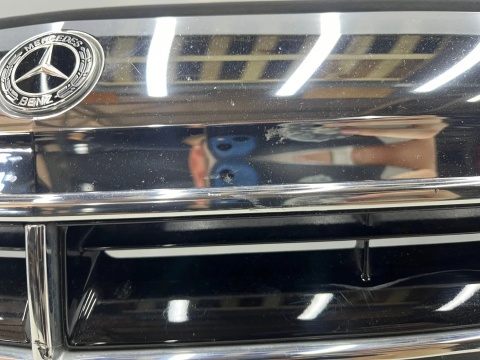 Atrapa Mercedes E-Klasa W213 16-23r. radar przednia maskownica grill A2138808902
