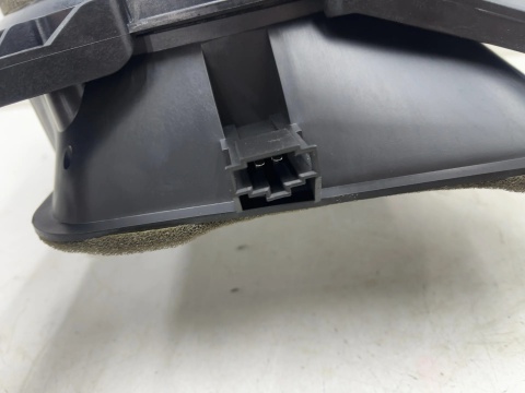 Głośnik Audi A8 D3 02-10r. subwoofer półki tylnej bagażnika 4e0035412