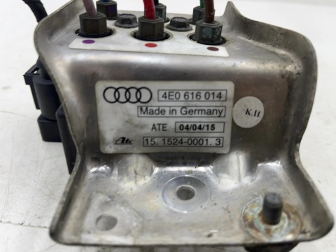 Moduł Audi A8 D3 02-10r. sterownik komputer rozdzielacz zawieszenia pneumatycznego 4e0616014