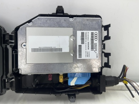 Moduł Audi A8 D3 02-10r. sterownik telefonu komputer motorola 4e0862333b