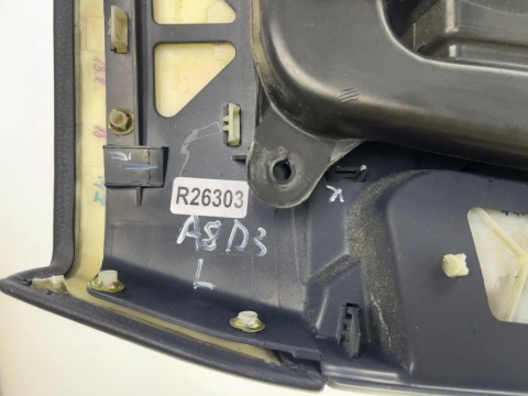 Osłona słupka Audi A8 D3 02-10r. lewa dolna osłona słupka wewnętrzna środkowego poszycie tapicerka kratka nawiewu