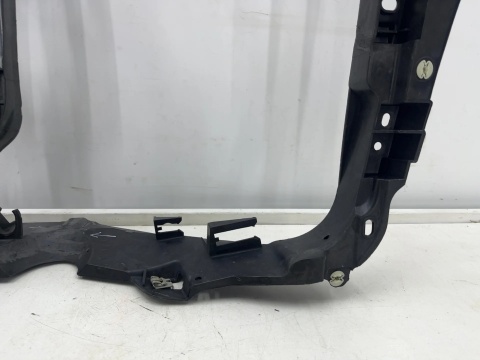 Pas przedni Porsche Macan I 95b 14r.- prawy przedni okular intercoolera wzmocnienie wspornik ramka 95b805594