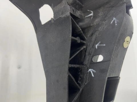 Pas przedni Porsche Macan I 95b 14r.- prawy przedni okular intercoolera wzmocnienie wspornik ramka 95b805594