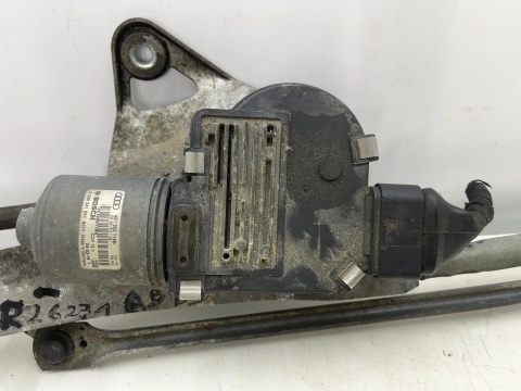 Mechanizm wycieraczek Audi A8 D3 02-10r. przedni silniczek wycieraczek szyby EUROPA 4e1955023g