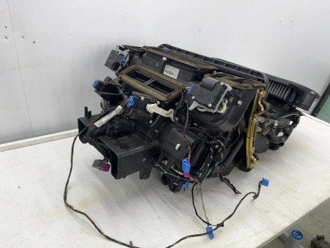 Nagrzewnica Audi A8 D3 02-10r. elektryczna dodatkowa grzałka w nagrzewnicy wentylator kompletna 4e0820003h
